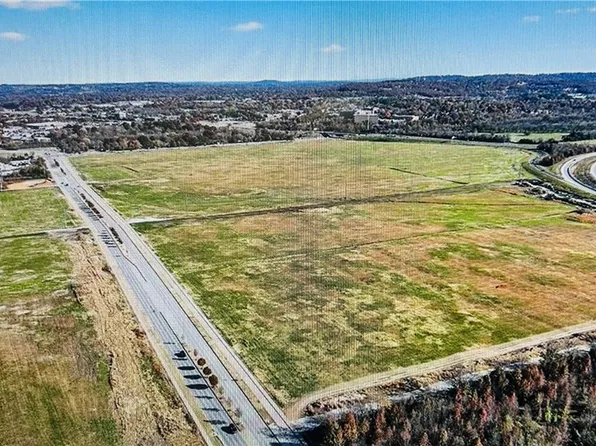 W Van Asche Dr, Fayetteville, AR 72704