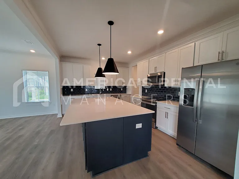 4676 Casablanca Dr — Photo 6