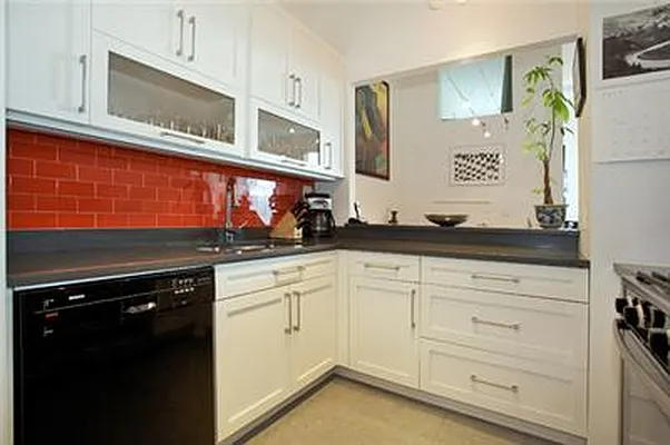 Sold by R New York | media 1