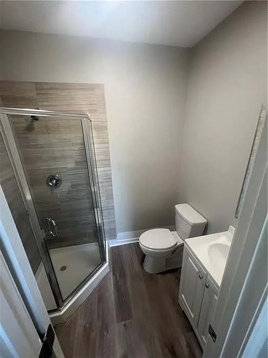 Come experience this beautiful one bedroom, one bath walking distance from the Square. Tons of charm — Photo 2