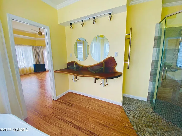 906 Diamond Ct — Photo 29