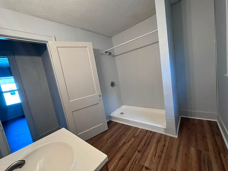2474 Fullerton Ave — Photo 10