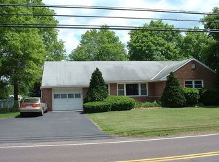 1048 N Pleasant View Rd, Pottstown, PA 19464