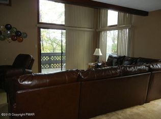 309 Cross Country Ln, Tannersville, PA 18372