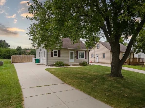 415 18th Ave SW, Rochester, MN 55902