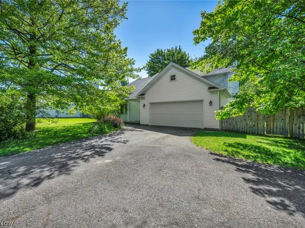 9842 Johnnycake Ridge Rd, Concord Township, OH 44060