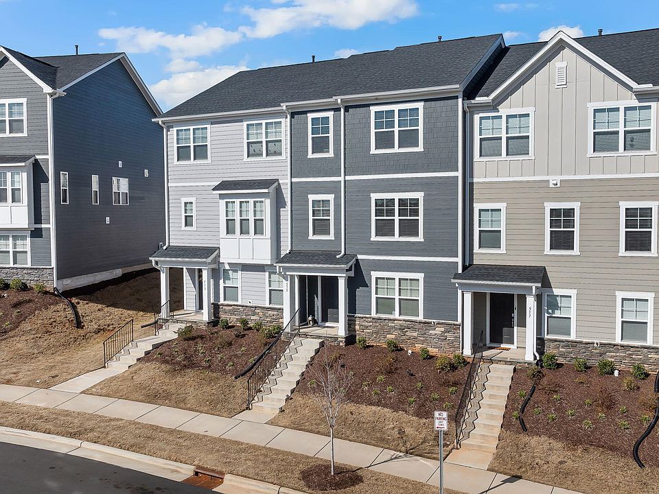 2nd image of 515 Brushford Ln