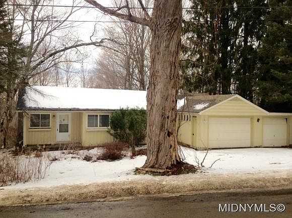 1st image of 31 Fineview Dr
