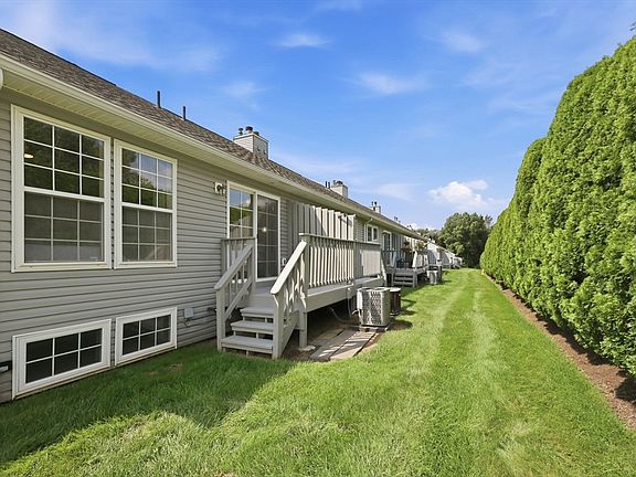 3rd image of 126 Brookfield Ln Unit 126