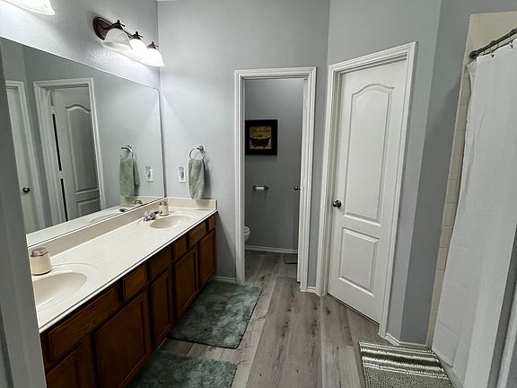 4th image of 2424 Kent Dr