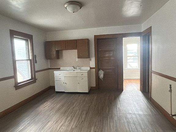4th image of 1557 S 14th St #1557