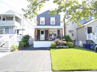 436 Beach 127th St, Rockaway Park, NY 11694