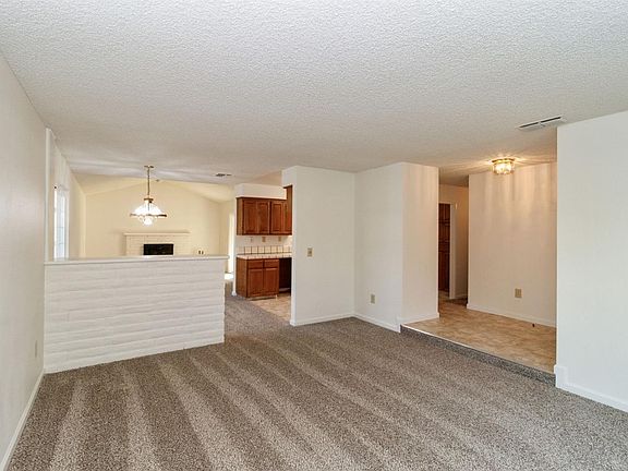 5th image of 405 N Granada Dr