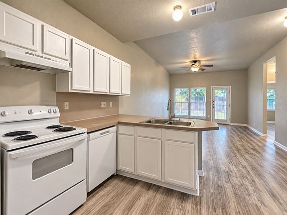 4th image of 1235 Armadillo Rd #B