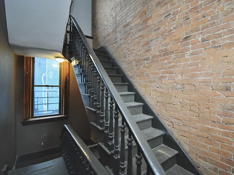 522 E 12th St #1 — Photo 24