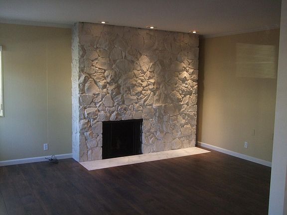 4th image of 173 Roycroft Ave APT 1