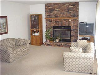 2nd image of 4733 Oakley St