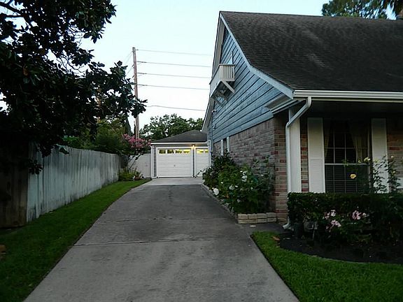 3rd image of 4638 Clydesdale Dr