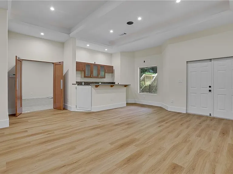 3228 Silver Lake Dr NE — Photo 45