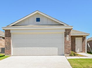 1716 Crossbill St, Forney, TX 75126