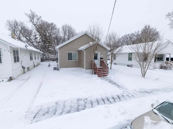 1119 9th St N, Fargo, ND 58102