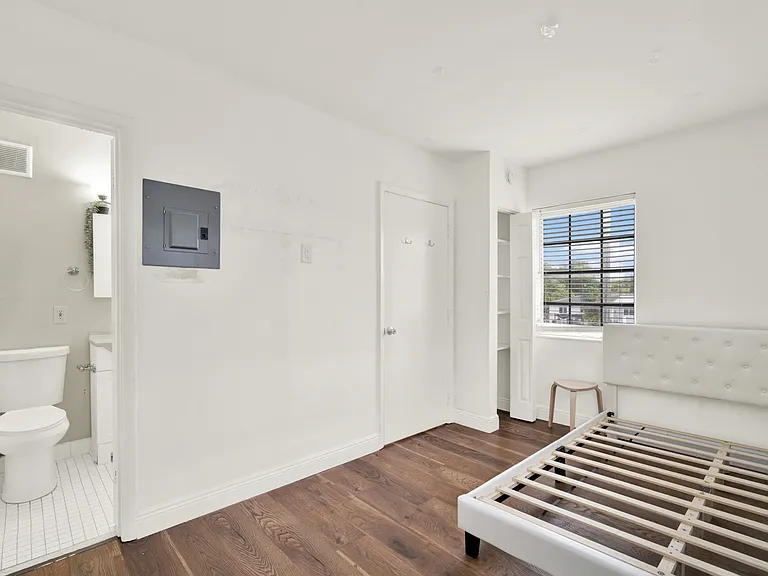 4 Sidonia Ave #4 — Photo 8