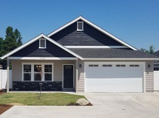 112 SW Boysenberry Ln, Grants Pass, OR 97527