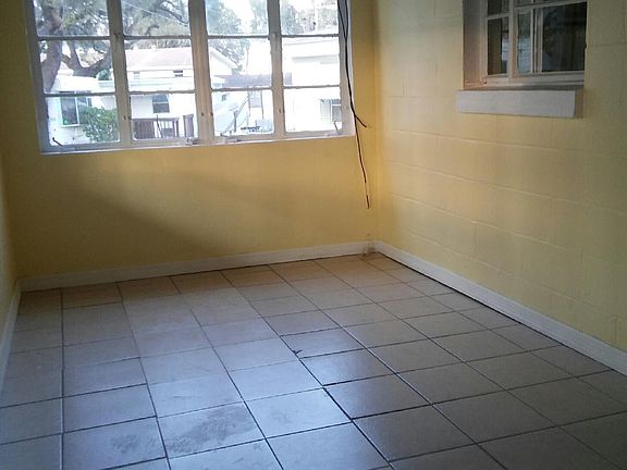 3rd image of 2620 State Road 17 N APT 4