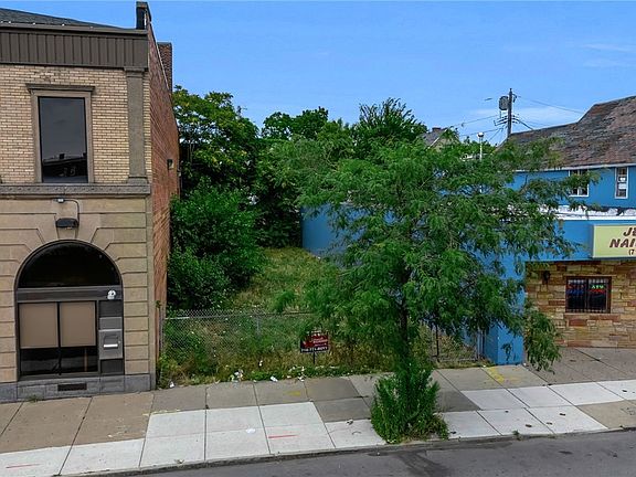 4th image of 310 W Ferry St #29