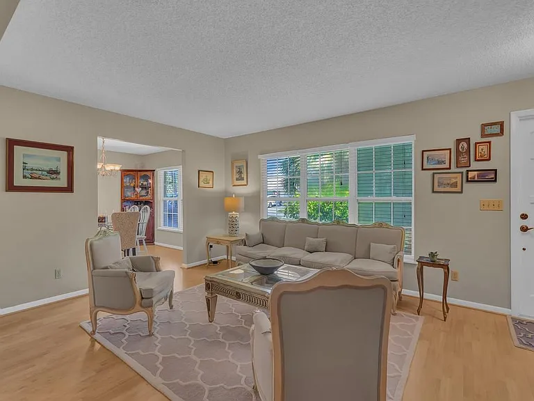 1045 Clipper Rd — Photo 13