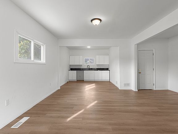4th image of 5035 Buckingham Ave