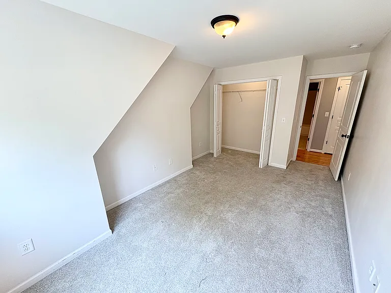 1233 Plymouth Ave — Photo 34