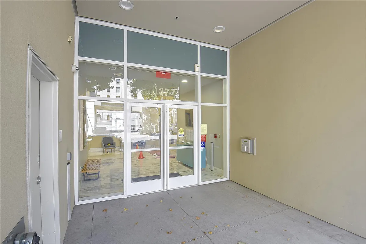 Building Photo - 1377 Post St #201