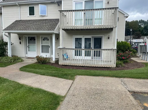 30 Millbrook Court #30, Newington, CT 06111