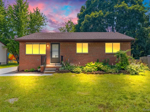 35057 Markey St, Westland, MI 48186