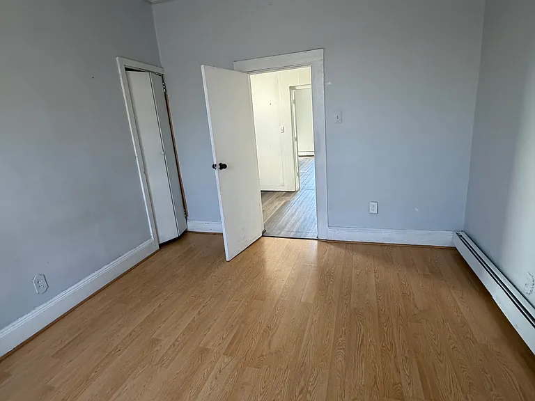 189 Griffith St #3 — Photo 9