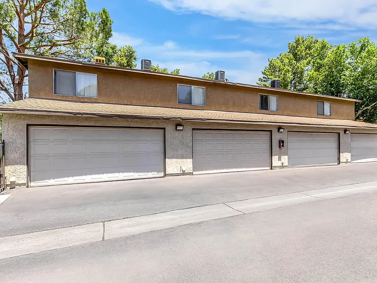 Sienna Heights — Photo 18