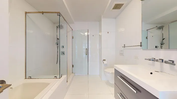 Rented by Bond New York | media 61