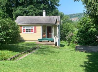 425 7th St, Oakmont, PA