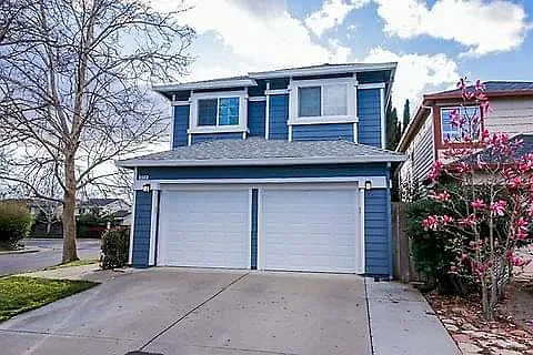 1459 Farragut Cir — Photo 1