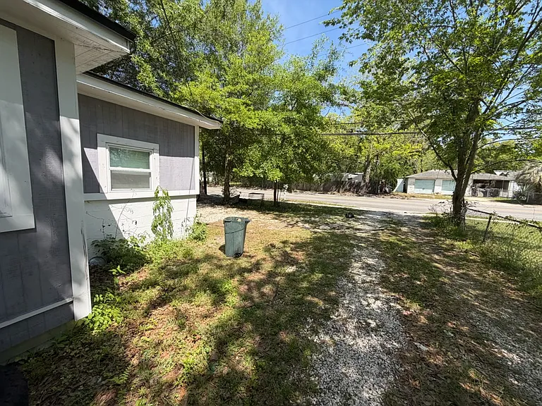 3324 Commonwealth Ave — Photo 3