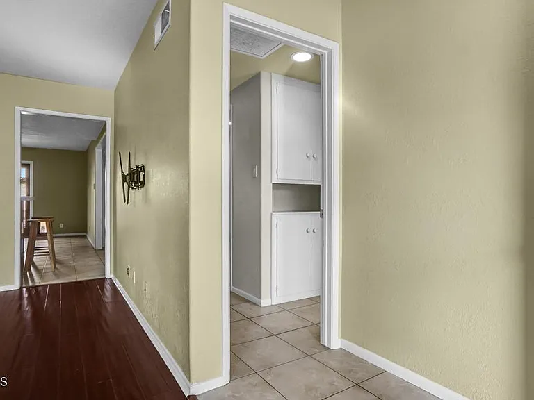 1307 S Petit Ave — Photo 18