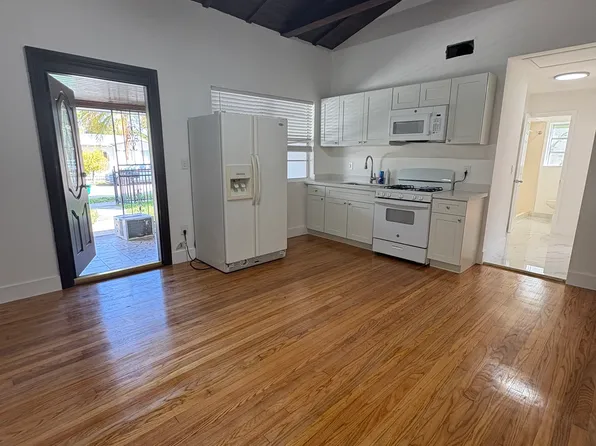 2290 SW 6th St, Miami, FL 33135