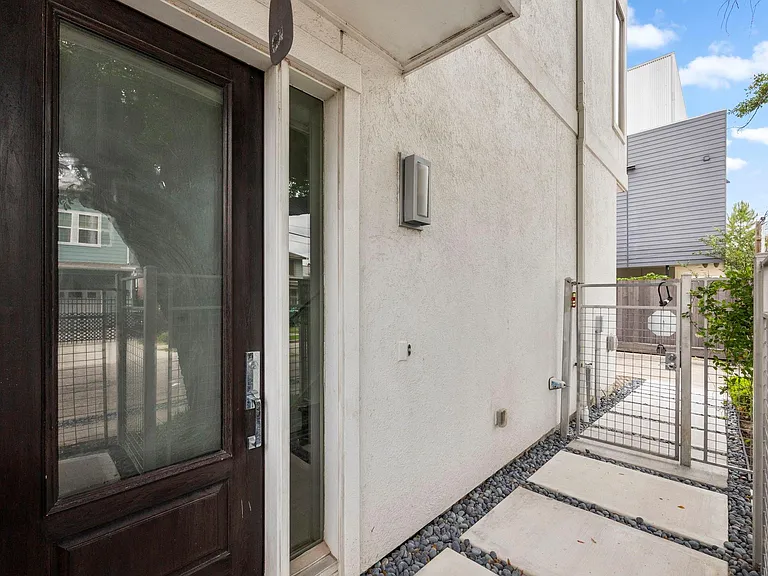 1808 Oakdale St — Photo 32