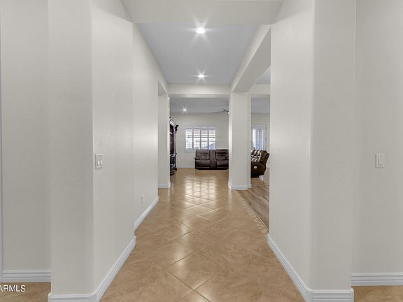 5th image of 2208 E INDIAN WELLS Drive