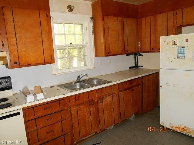 2nd image of 2724 Greenway Ave