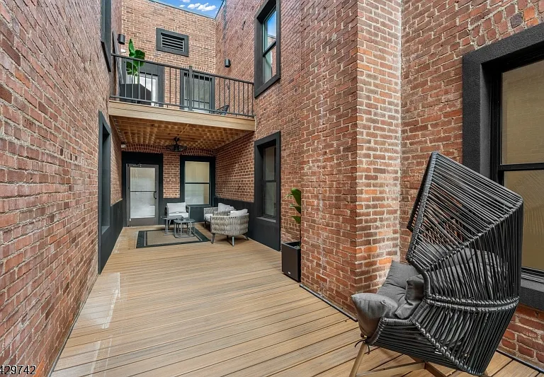 189 Dayton Ave #101 — Photo 11