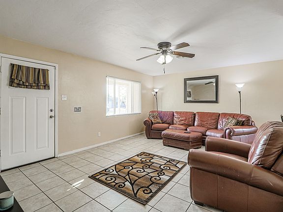 3rd image of 1542 W Glenrosa Ave