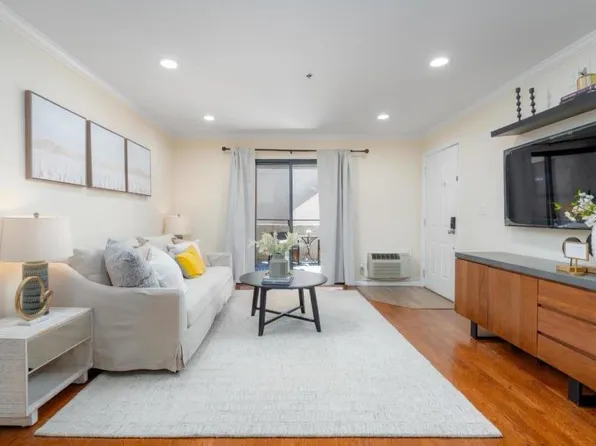 880 E Fremont Ave APT 203, Sunnyvale, CA 94087