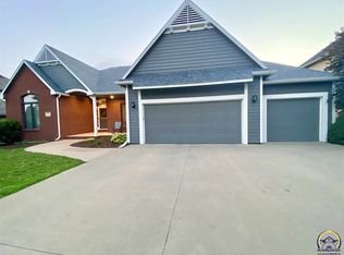 905 Branchwood Dr, Lawrence, KS 66049